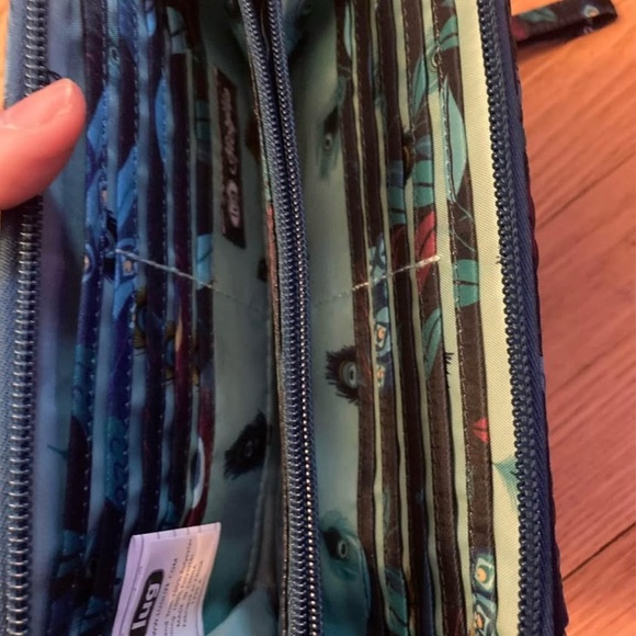 Blue Floral Quilted Wristlet Wallet - Picture 3 of 4